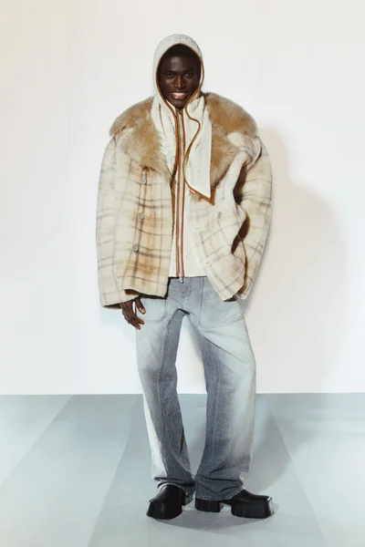 Look 27